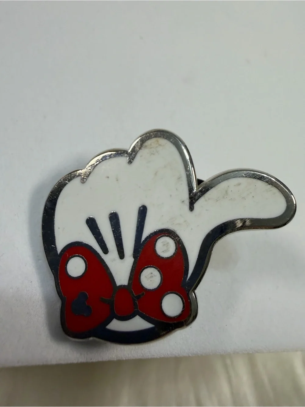 💙3/$20💙 DISNEY Minnie Mouse Hand Pin with Red Polka Dot Bow